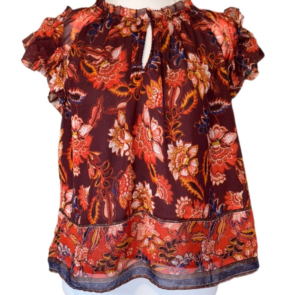 Old Navy Layered Ruffle Trim Smocked Floral Top Excellent condition Size P Large
